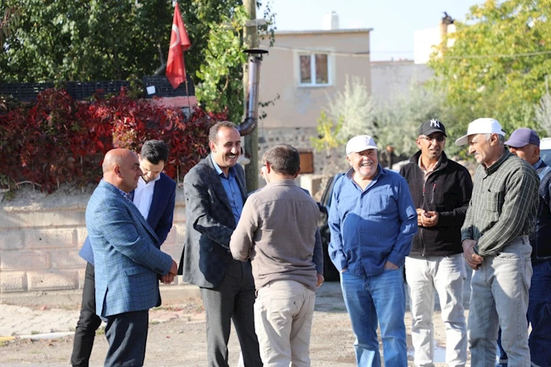 Belediye Başkanımız Av. Mustafa İlmek, Fen İşleri Müdürlüğü ekiplerinin Kızılören mahallesinde yaptığı çalışmaları yerinde inceledi