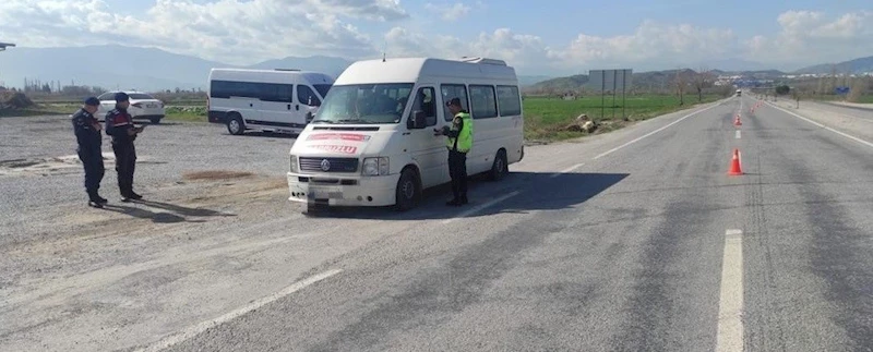Aydın’da Jandarma Ekipleri Huzur ve Güven Uygulamasında 3 Bin 453 Şahsı Sorguladı