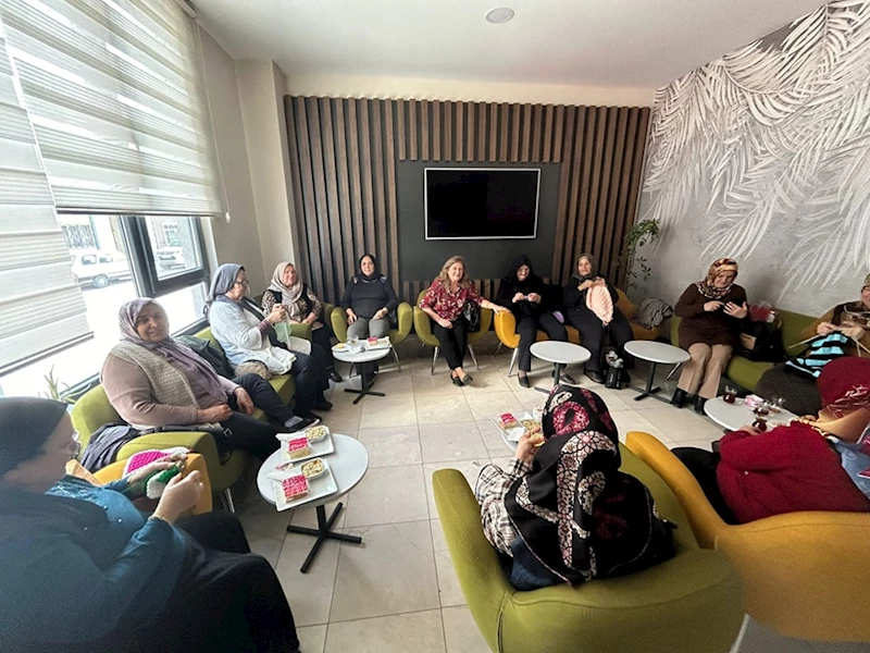 Emirdağ Kadın Kültür Evi’nde Örgü Günleri