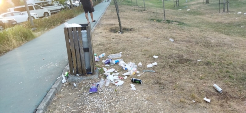 İBB Bahçekent Hayat Parkı’nda çöp isyanı