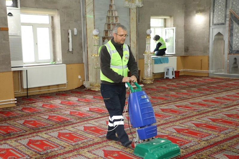 Yaklaşan Ramazan öncesi İlçemizdeki camilerde temizlik çalışmaları yapılarak