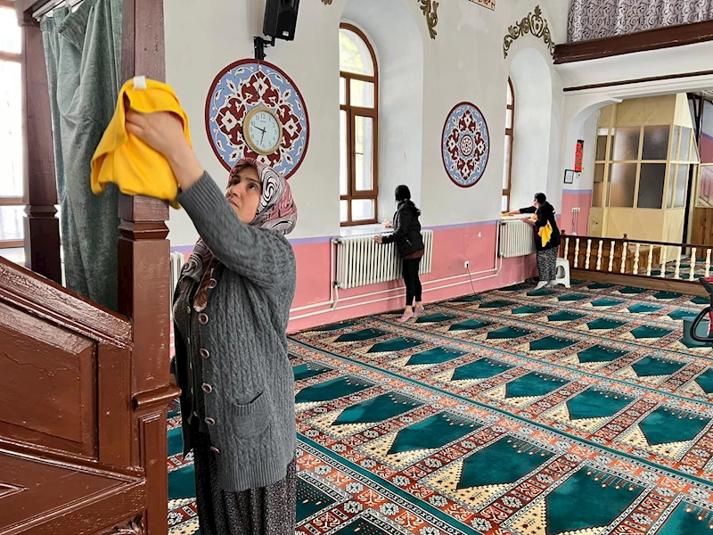 Ramazan Bayramı Öncesi Camilerimizde Temizlik Yapıldı
