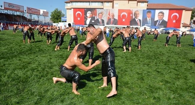 670. Tarihi Elmalı Yağlı Güreşleri başladı