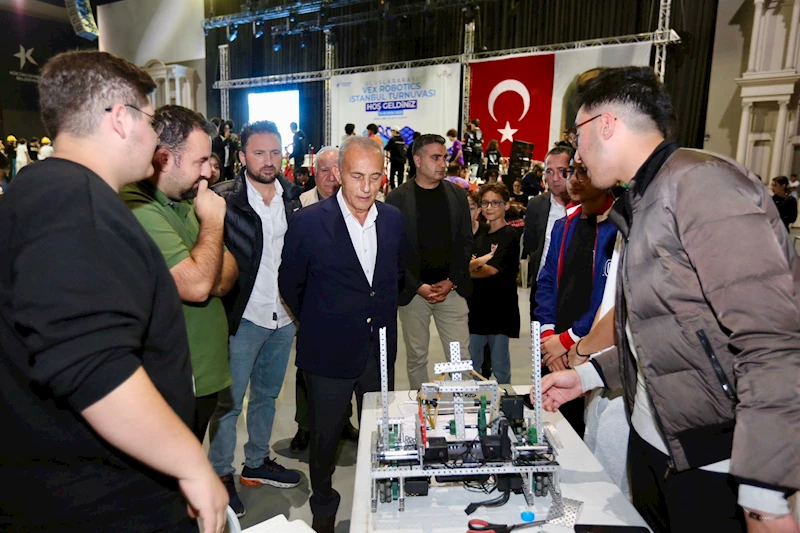 KÜÇÜKÇEKMECE, DÜNYANIN EN BÜYÜK ROBOTİK TURNUVASININ İLK AYAĞINA EV SAHİPLİĞİ YAPTI