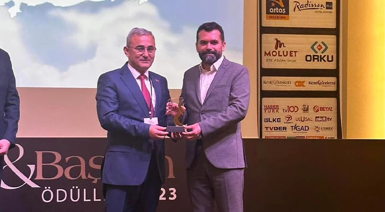EN BAŞARILI BELEDİYE BAŞKANI: PROF. DR. ALİM IŞIK