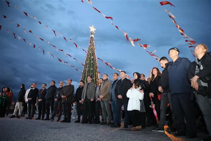 13. ALANYA ULUSLARARASI YENİ YIL PAZARI’NA YOĞUN İLGİ  - YERLİ VE YABANCI BİNLERCE VATANDAŞ YENİ YIL PAZARI’NDA BULUŞTU