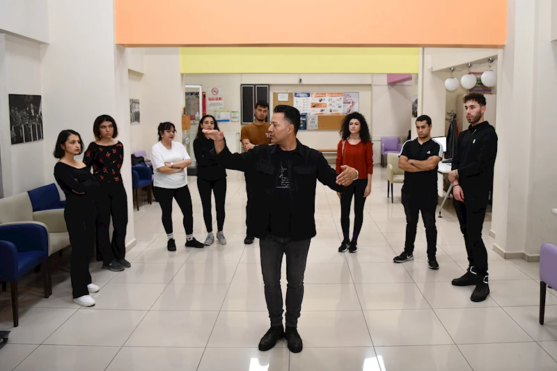 GENÇLER İÇİN ÜCRETSİZ KURSLAR DEVAM EDİYOR