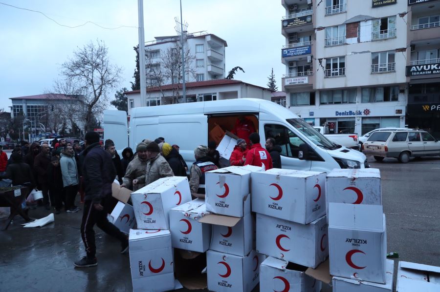 Kızılay Ekipleri Deprem Bölgesinde