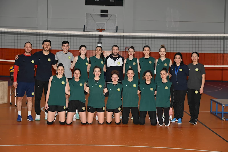 Zirvenin Sahibi Sultanlar Ata Okul Spor Kulübü Maçına Hazırlanıyor