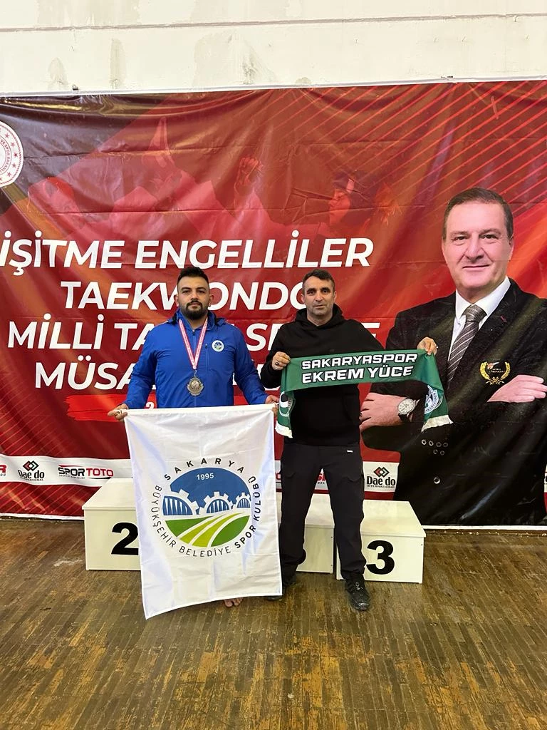 Büyükşehir sporcusundan gümüş madalya