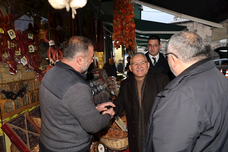 Başkan Büyükkılıç’tan Sabahın İlk Işıklarında Camikebir Esnafı Ziyareti