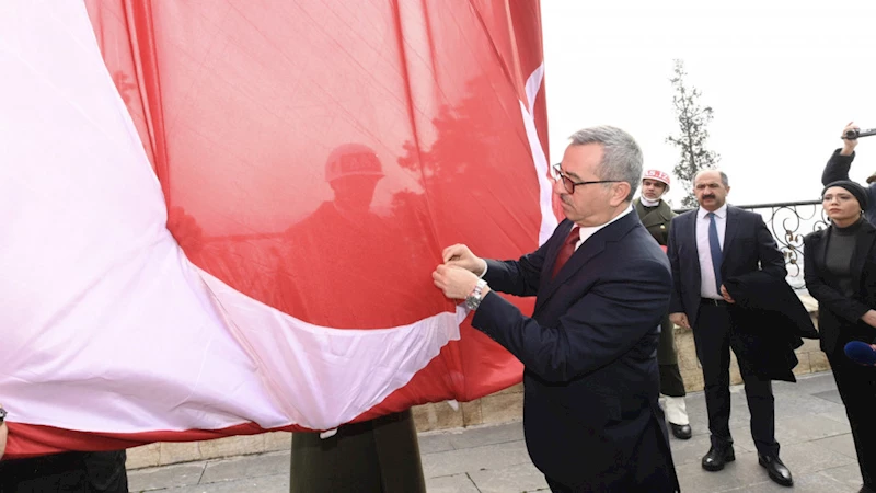 İstiklal Madalyası Şanlı Bayrağımızda Dalgalandı