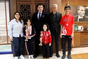 SATRANÇ USTALARINDAN ZİYARET