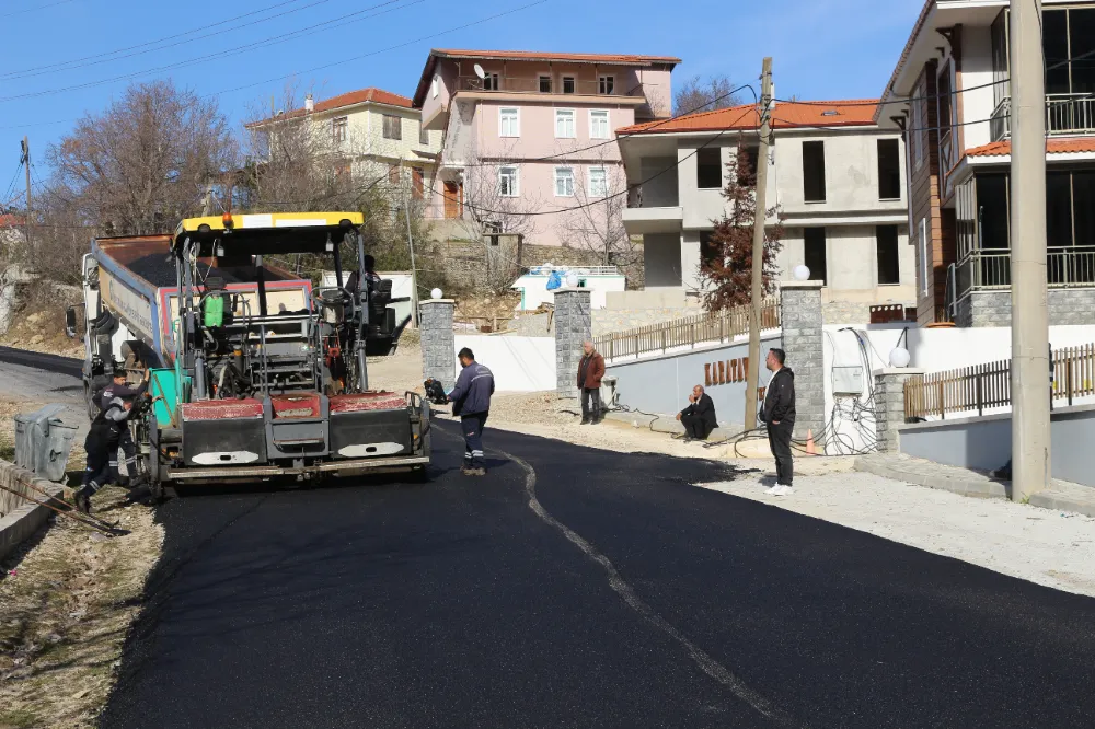 Büyükşehir’den İbradı’ya sıcak asfalt 