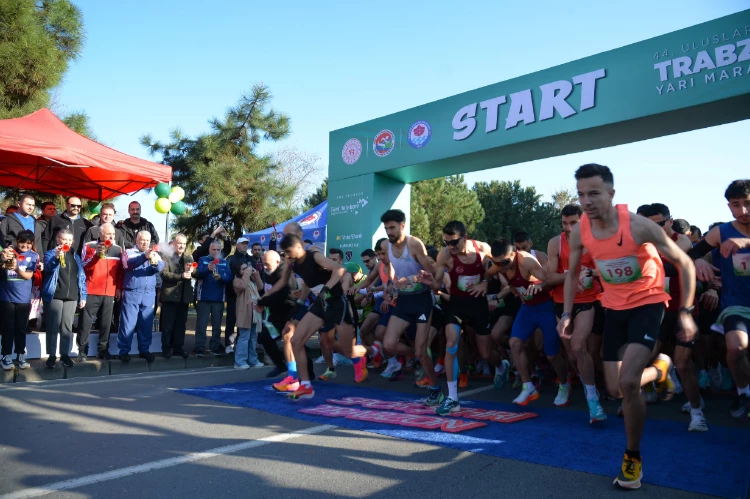 44. ULUSLARARASI TRABZON YARI MARATONU KOŞULDU