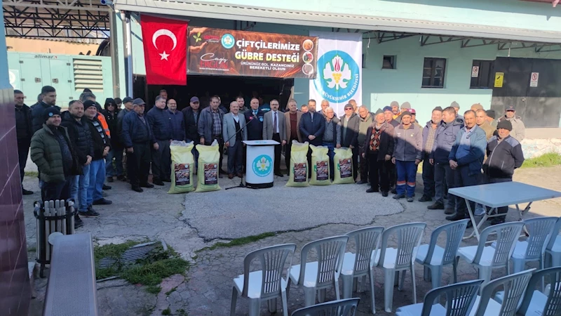 Büyükşehirden, Soma, Turgutlu ve Ahmetlili Üreticilere Gübre Desteği