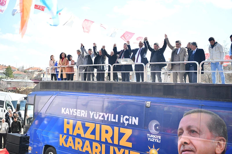 Sarıoğlan’da Coşkulu Kalabalık, Başkan Büyükkılıç’ı Bağrına Bastı