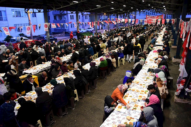 Başkan Vergili İftarda Yeşil Mahalle (Esentepe) Sakinleriyle Bir Araya Geldi