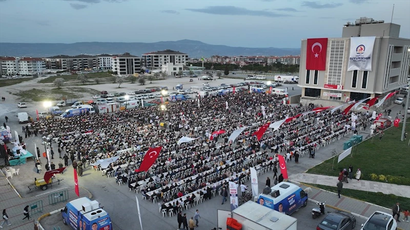 Başkan Zolan 10.000 kişilik iftar programında konuştu