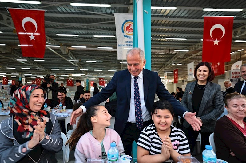 Büyükşehir geleneksel iftar sofrasını Muratdede’de kurdu