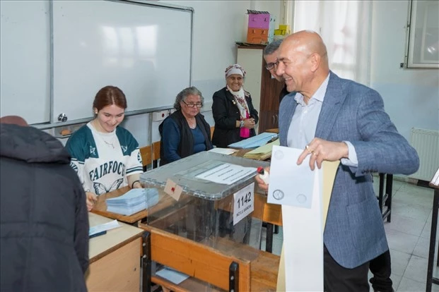 “Bugün demokrasi günü”