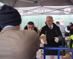 PAZAR ESNAFINDAN BAŞKAN YILDIRIM’A ALKIŞLARLA KARŞILAMA