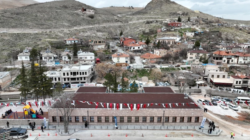 Milli Eğitim Bakanı Prof. Dr. Yusuf Tekin’in katılımlarıyla  TARİHİ HAN YAPISINA UYGUN OLARAK İNŞA EDİLEN  SİLLE İLKOKULU’NUN RESMİ AÇILIŞI GERÇEKLEŞTİRİLDİ