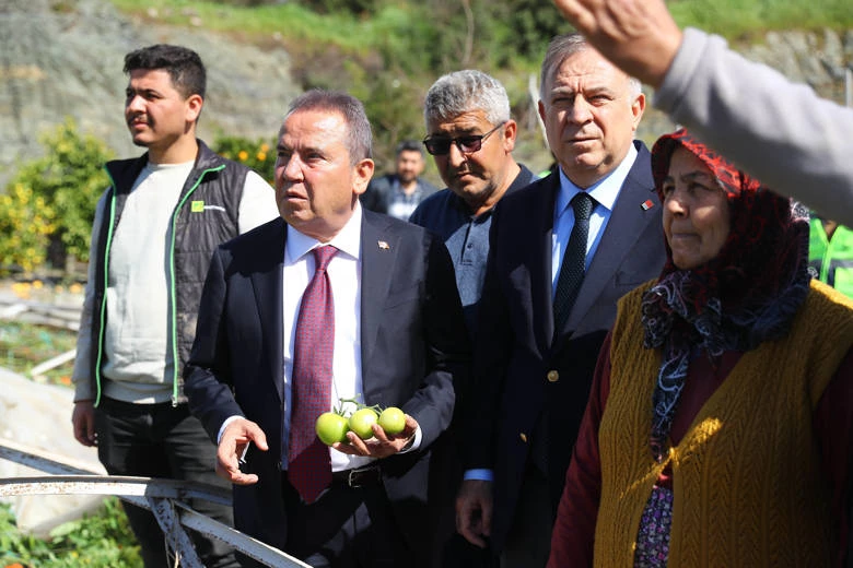 Başkan Böcek hortum felaketinin yaşandığı Kumluca’da