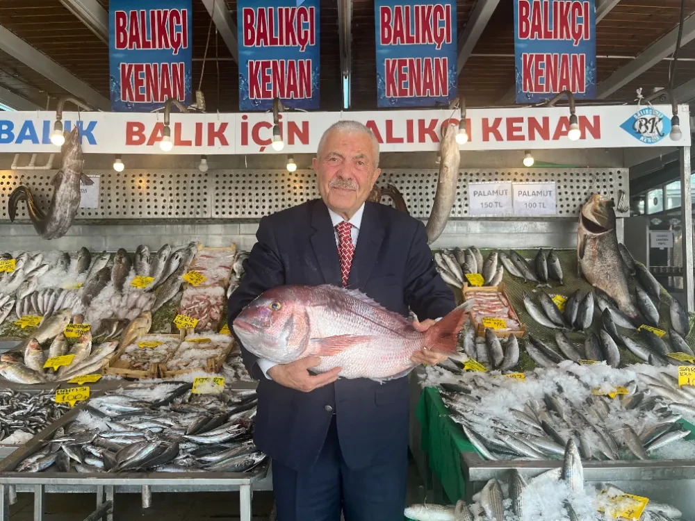 BALIKÇI KENAN’DA UCUZ BALIK KAMPANYASI DEVAM EDİYOR