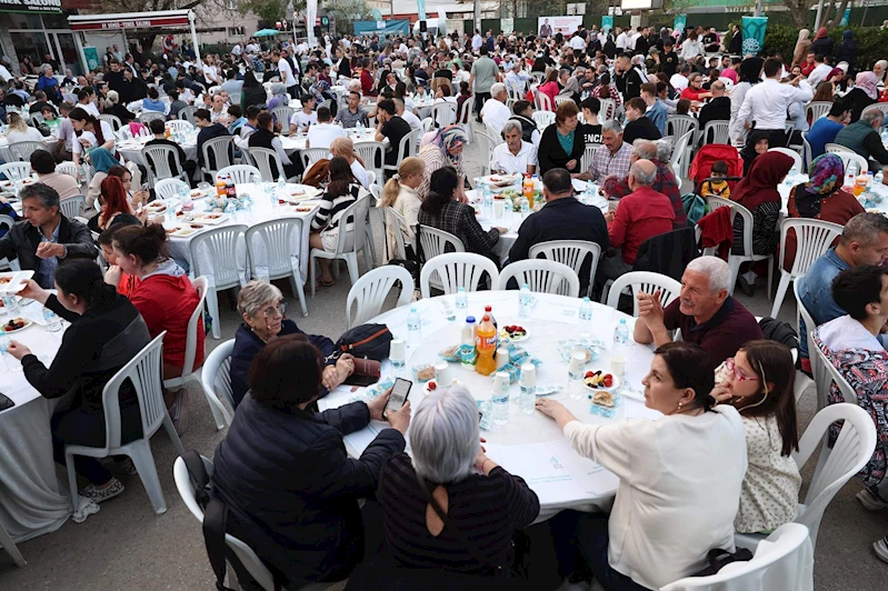 Özlüce’de 5 bin kişi iftarda buluştu