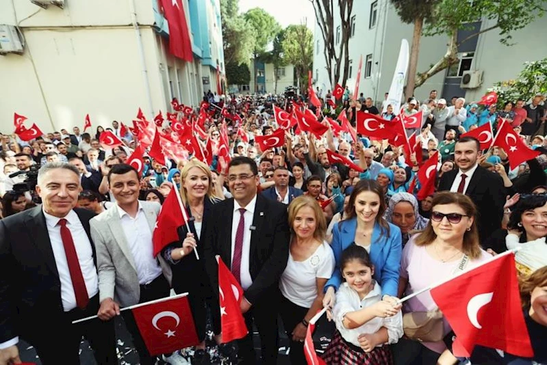 Şeniz Doğan Mazbatasını Aldı, Alkışlarla Karşılandı