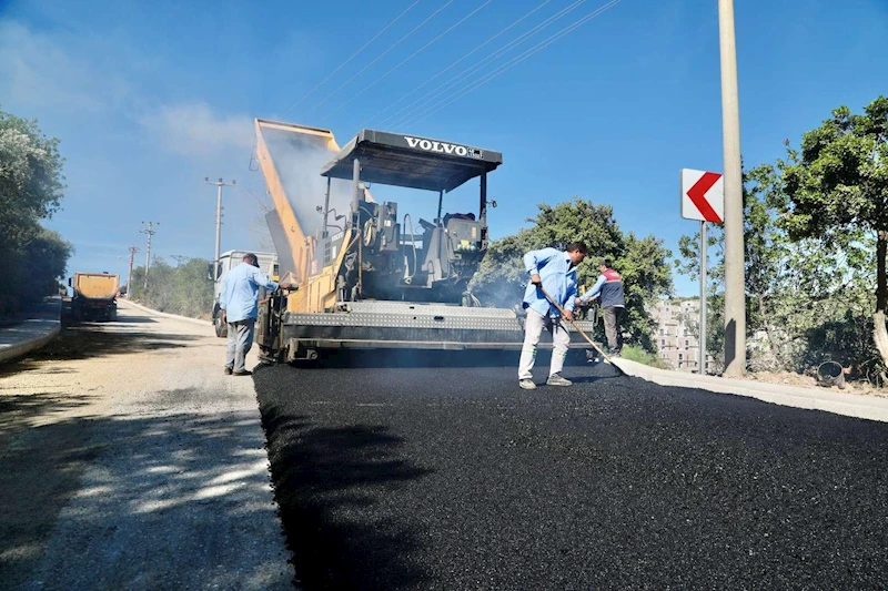 BELEDİYE YOL YAPIM ÇALIŞMALARINA DEVAM EDİYOR