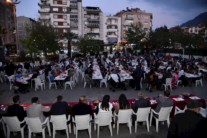 BAŞKAN BALABAN ROMANLARLA BULUŞTU