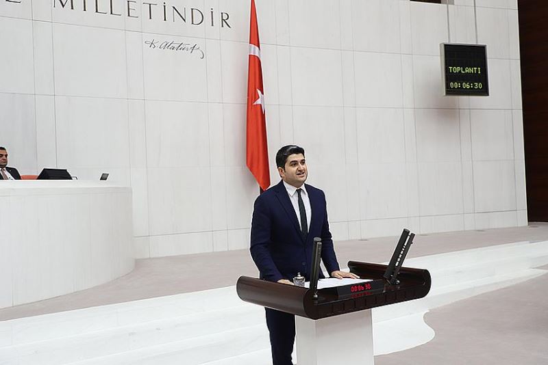 “AKK Sözde Kalkıyor, Vatandaş Pahalı İnternet Kullanmaya Devam Ediyor